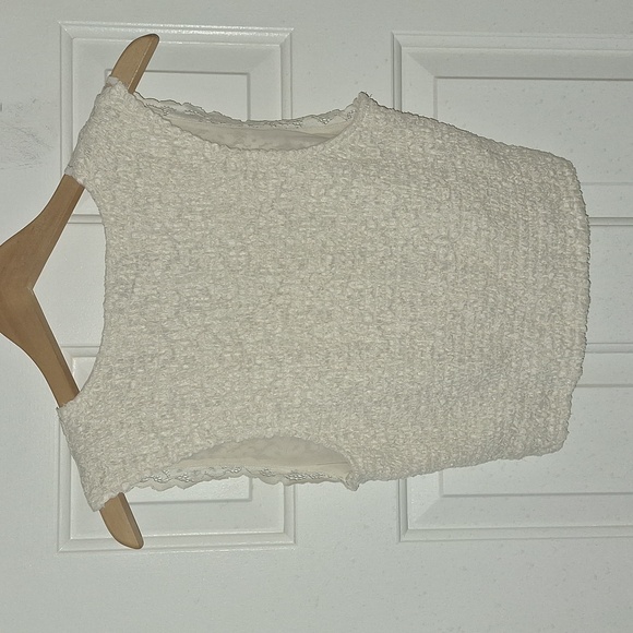 Sale: All Tops, Buy 1 Get 1 Free - Picture 9 of 10